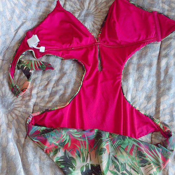 Italy Sexy Bikini Red & Green with Leaf Pattern - Picture 3 of 5